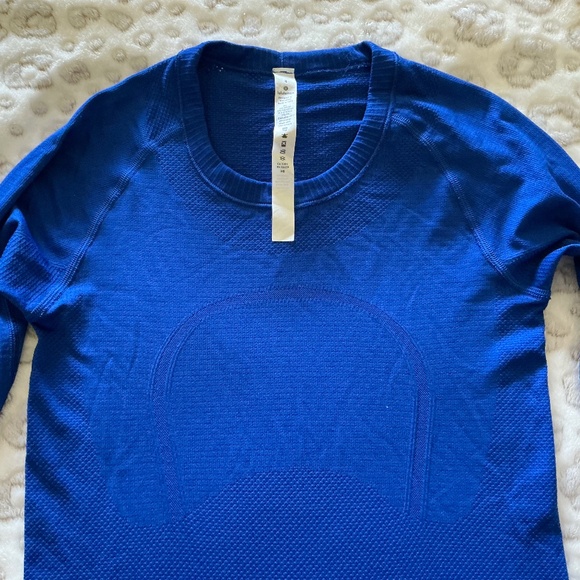 Lululemon women’s blue long sleeve top - Picture 1 of 4
